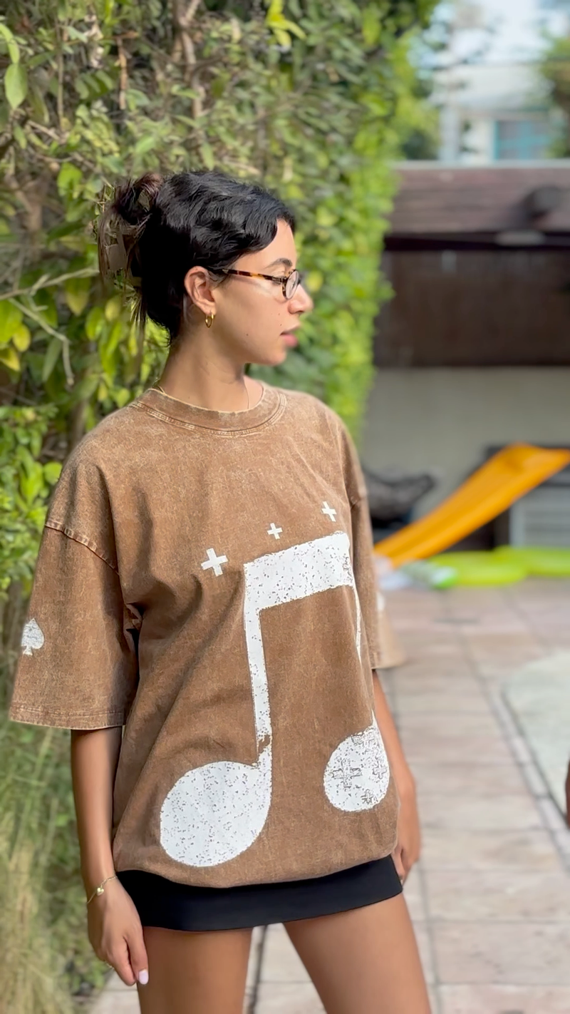 BROWN VOLO "MUSIC HEALS" TEE