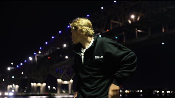 VOLO BLACK QUARTER ZIP UP