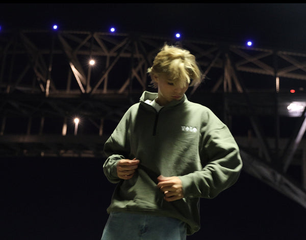 VOLO GREEN QUARTER ZIP UP